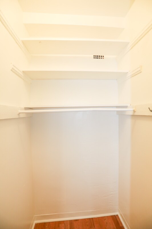 Building Photo - 910 Lawrence