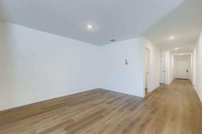 Building Photo - 14412 Nini Cv