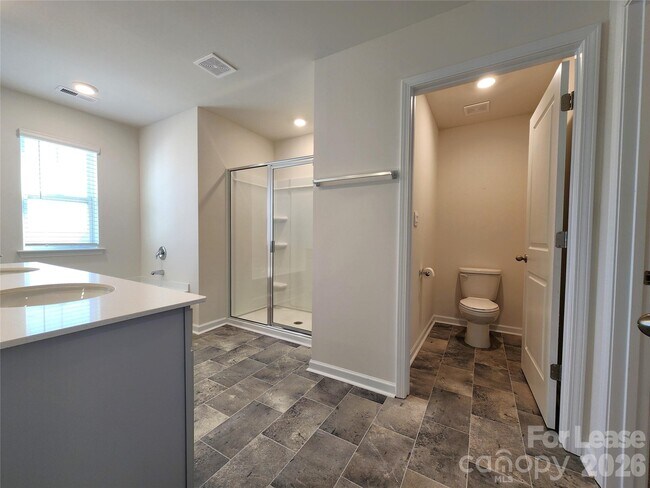 Building Photo - 125 Sycamore Xing Ct