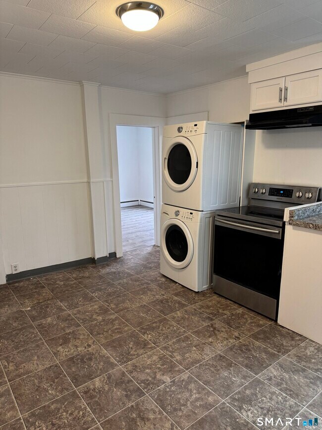 Building Photo - 70 Woodbine St