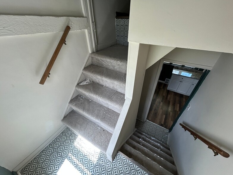 Building Photo - 3430 E 73rd St