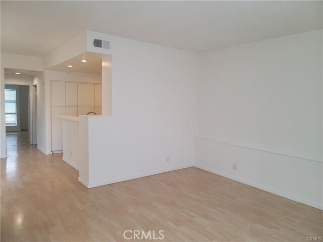 Building Photo - 360 S Los Robles Ave