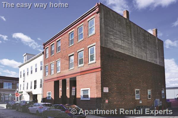 Building Photo - 27-29 Lambert St Unit #2R