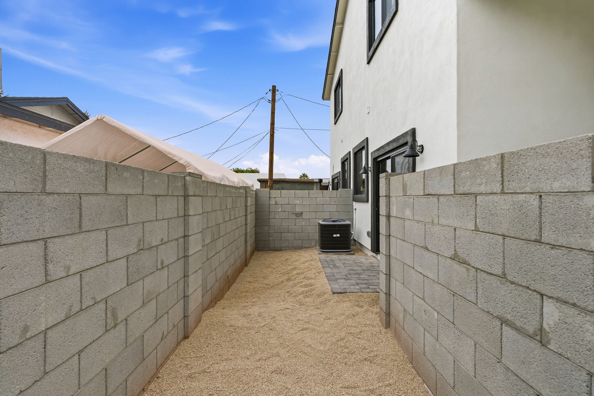 Building Photo - 1222 E Diamond St