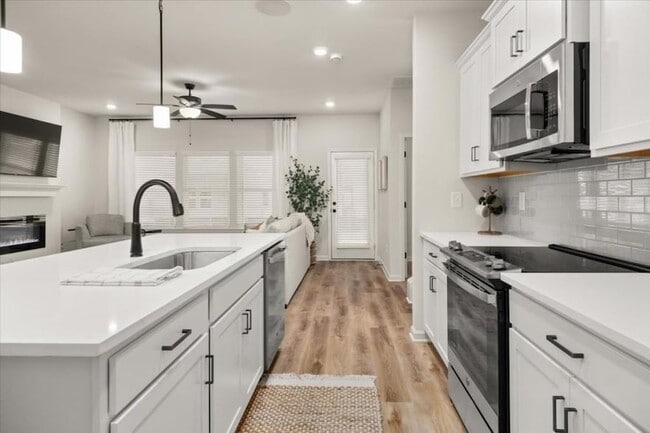 Building Photo - 299 Summit Dr W