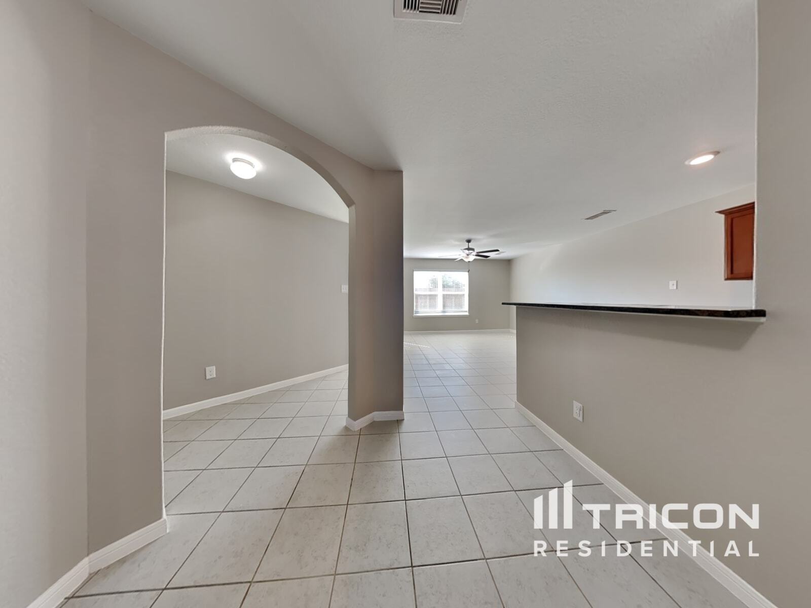 Building Photo - 904 American Monarch Dr