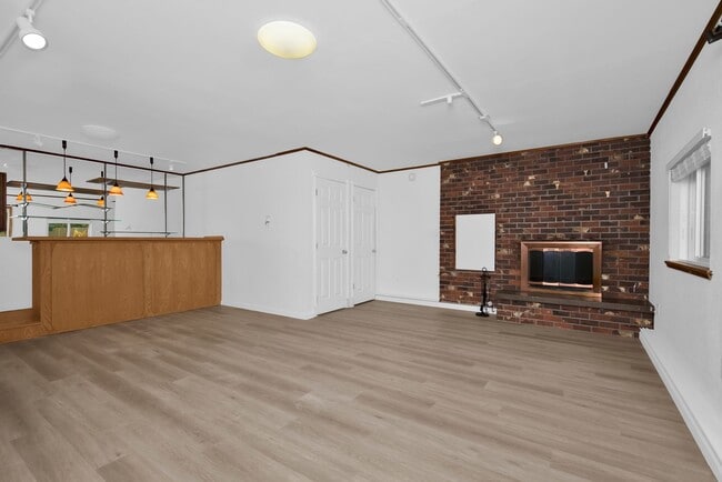 Building Photo - 12642 NE 73rd St