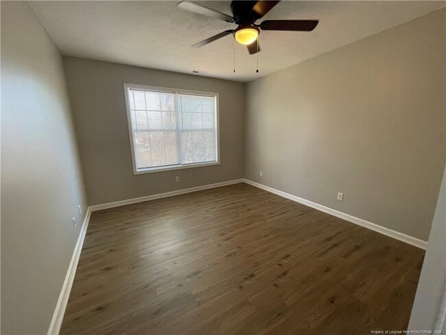 Building Photo - 267 Waterdown Dr