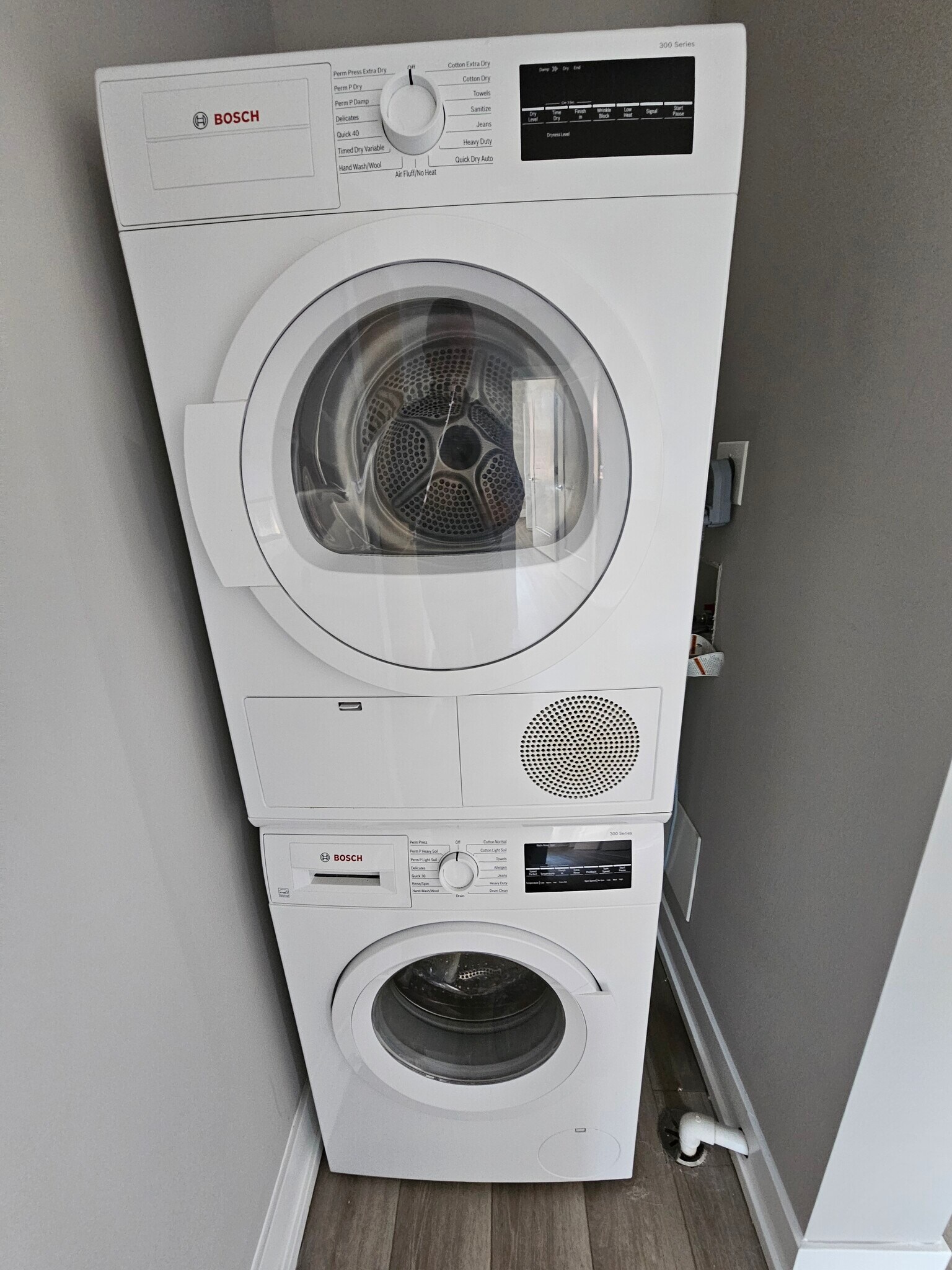 Building Photo - 3931 N Janssen Ave