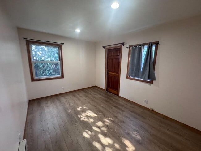 Building Photo - 10 Park St