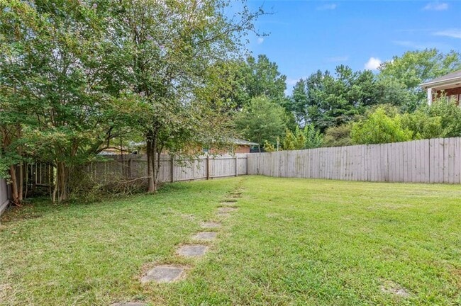 Building Photo - 208 Victoria Ln