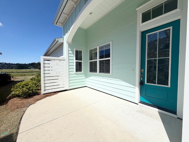 Building Photo - Beautiful Designed Two Bedroom Home in Margaritaville