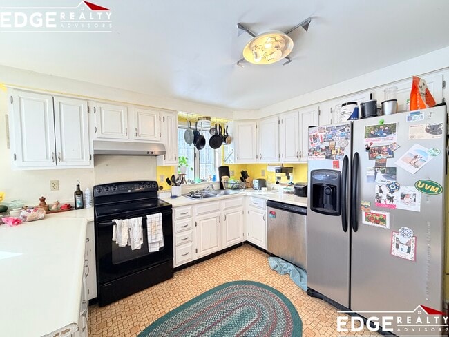 Building Photo - 26 Arden St