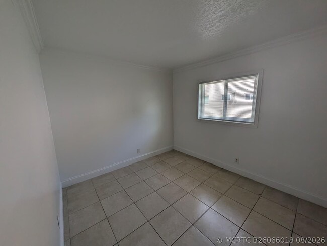 Building Photo - 817 Lighthouse Dr