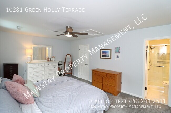 Building Photo - 10281 Green Holly Terrace