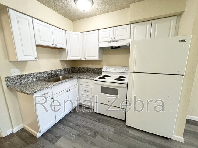 Building Photo - 1183 Kelso St