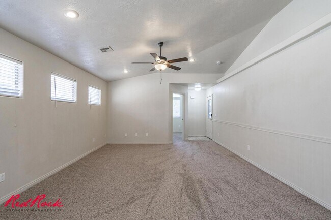 Building Photo - Fresh Carpet! Spacious 5-Bedroom Townhome