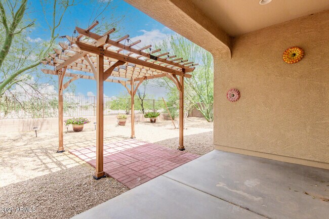 Building Photo - 1008 W Deoni Trail