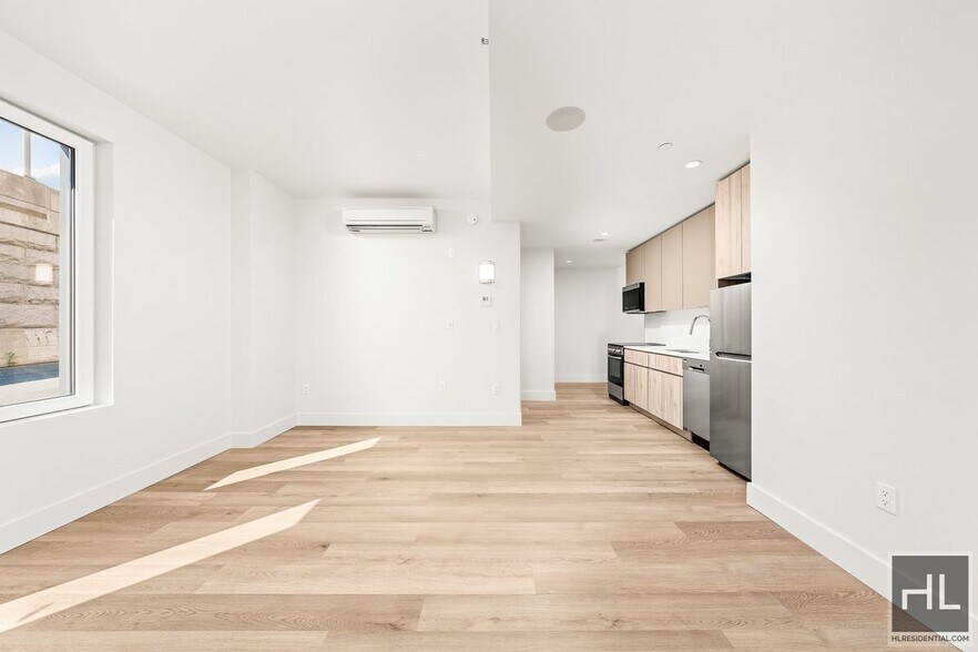 Primary Photo - BRUCKNER BOULEVARD