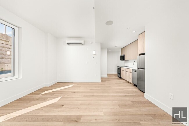 Building Photo - 91 Bruckner Blvd