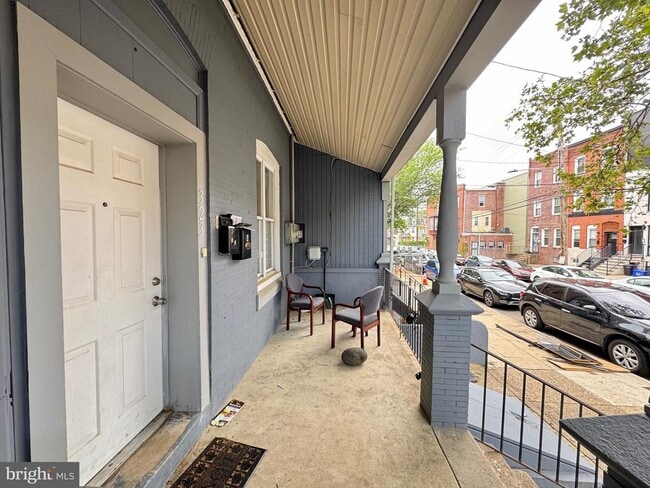 Building Photo - 323 N Preston St