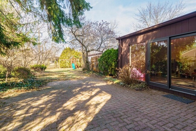 Building Photo - 55 S Merkle Rd