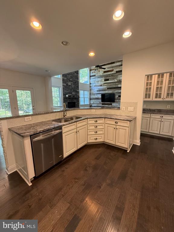 Building Photo - 11621 Pine Hollow Ln