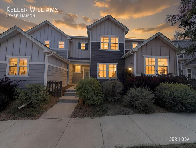 Building Photo - 1173 Solitaire St