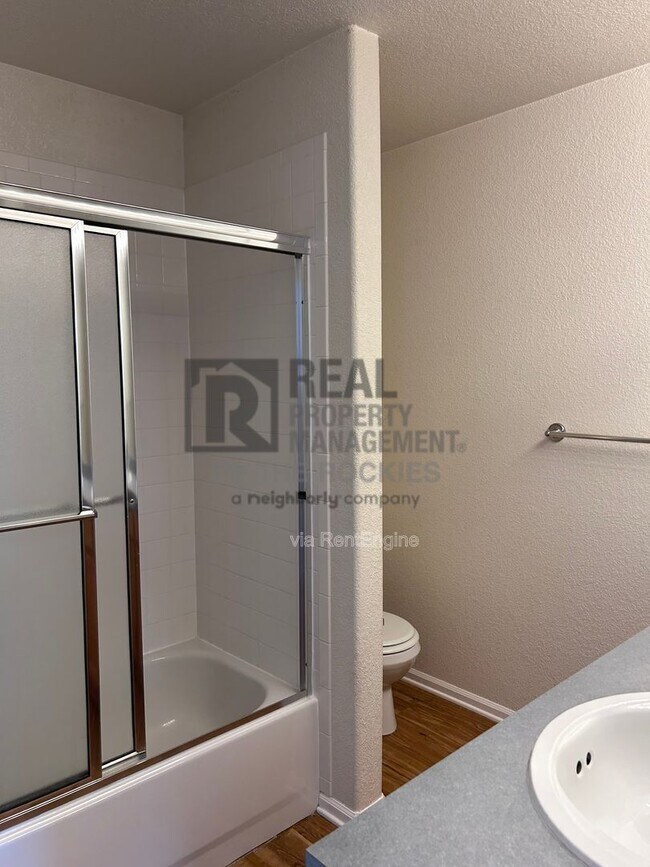 Building Photo - 5039 Northern Lights Dr