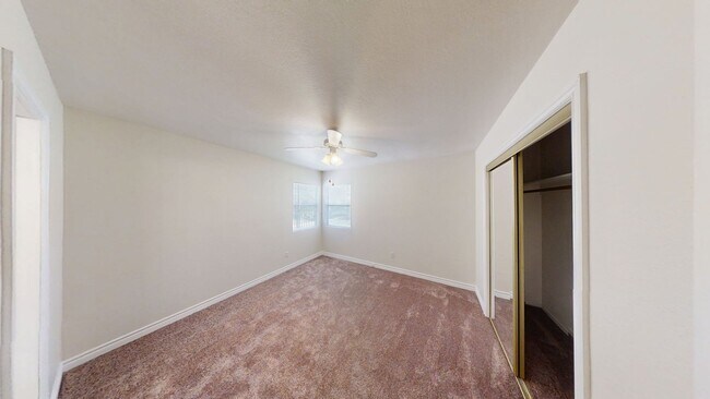 Building Photo - 11942 Douglas St