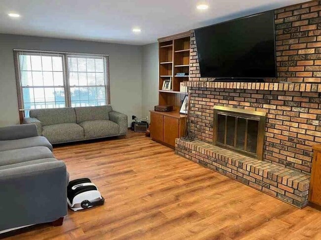 Building Photo - 7620 Westchester Dr