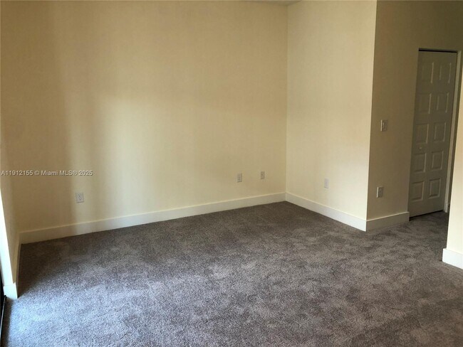 Building Photo - 4757 NW 83rd Pkwy