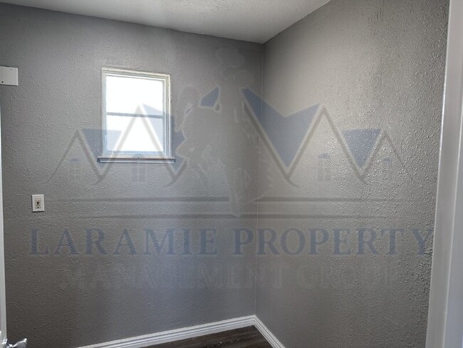 Building Photo - 165 N 3rd St