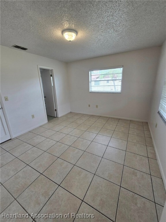 Building Photo - 4014 Vilabella Dr