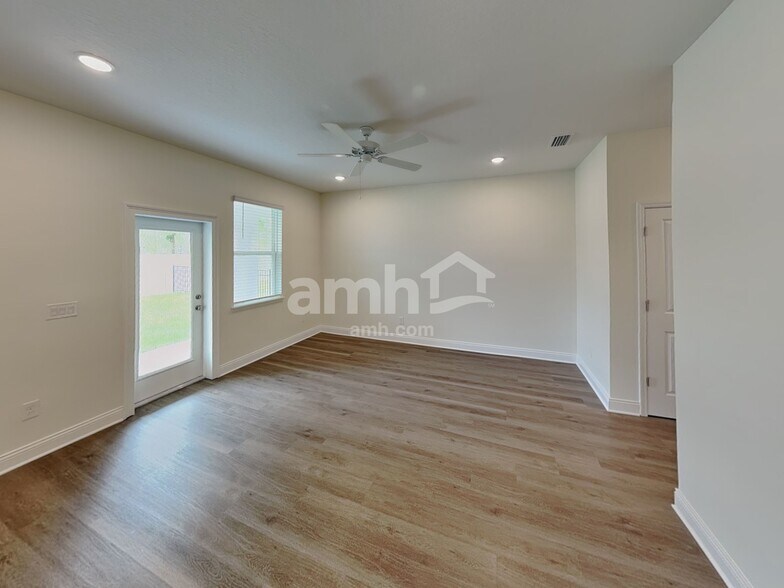 Building Photo - 2526 Feather Crst Dr