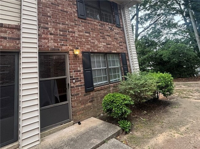 Primary Photo - 1235 Riverside Dr