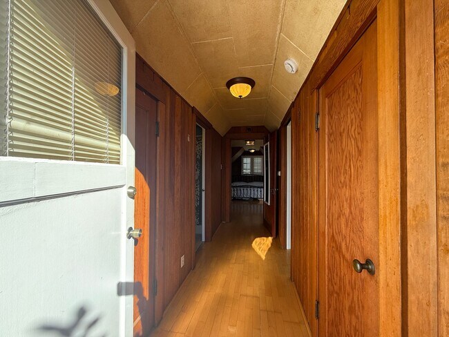 Building Photo - FR T 329