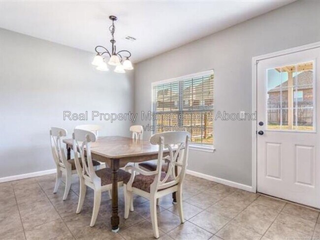 Building Photo - 14837 S Toledo Pl