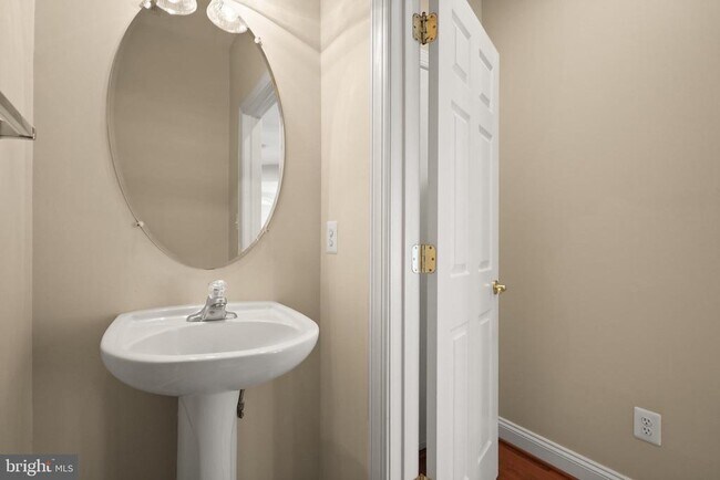 Building Photo - 43616 Carradoc Farm Ter