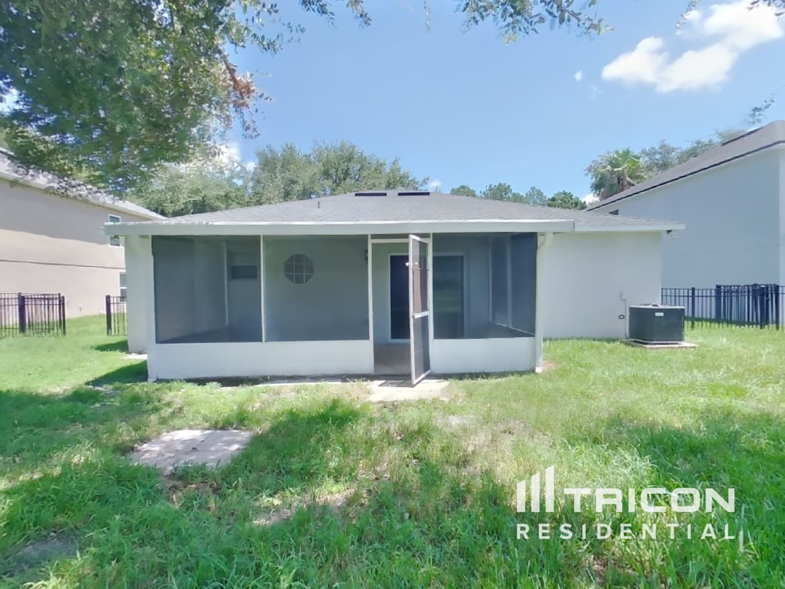 Building Photo - 76564 Longleaf Loop