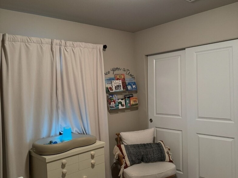 Building Photo - 4132 Cameron Dr NE