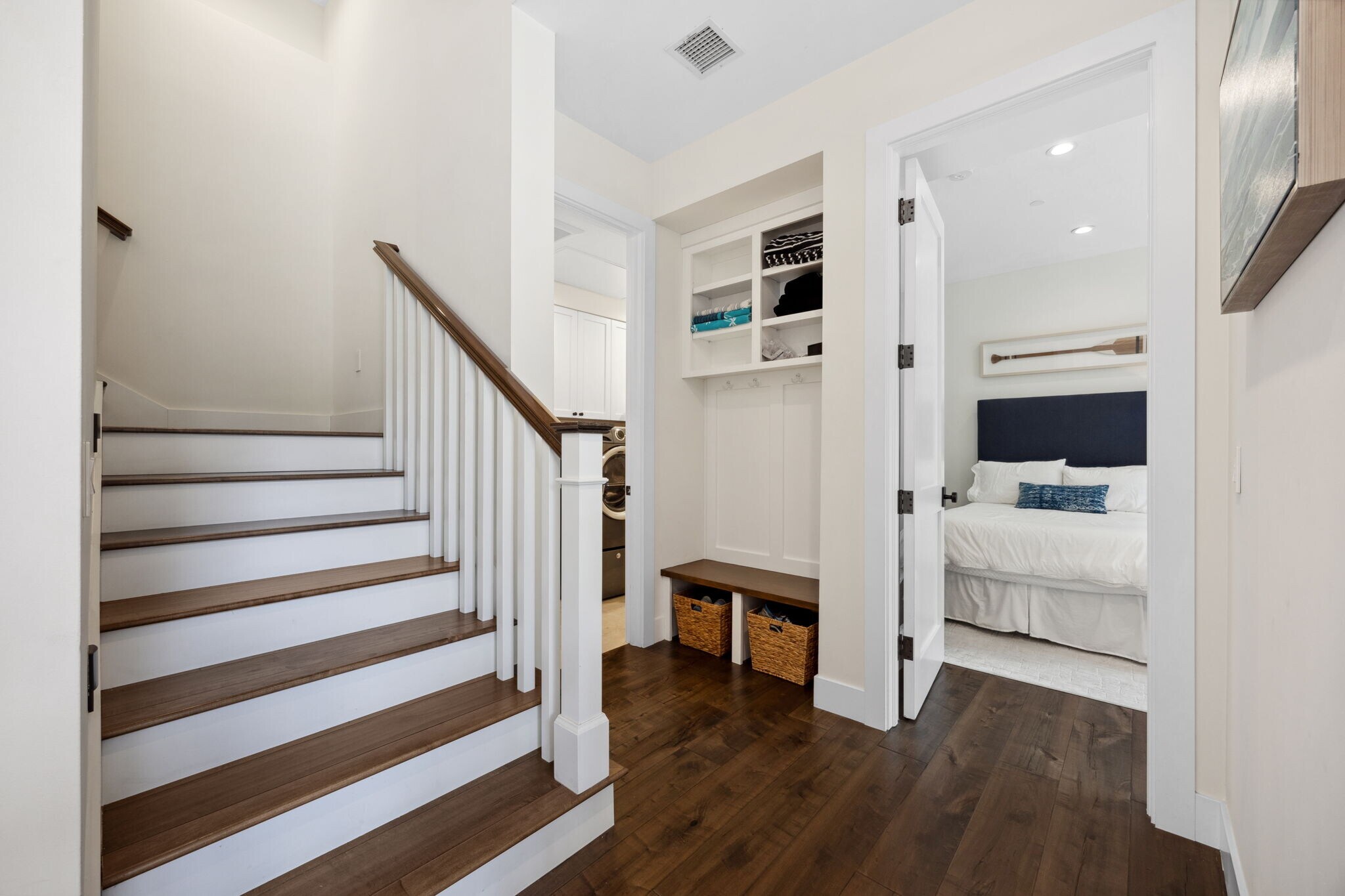 Building Photo - 2801 Bayside Dr
