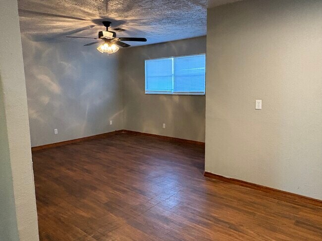 Building Photo - 1421 E Lockheed Ct