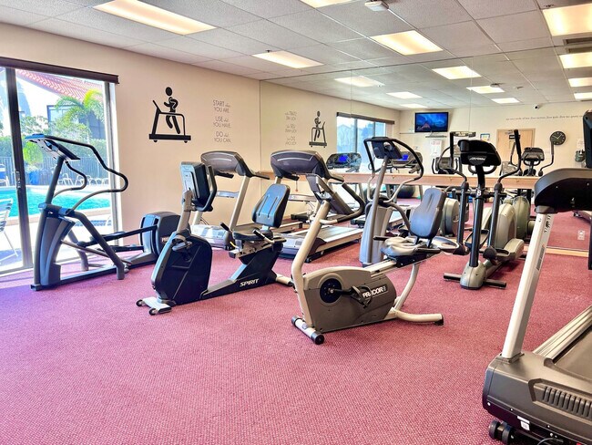 Building Photo - 10851 Palm Lake Ave