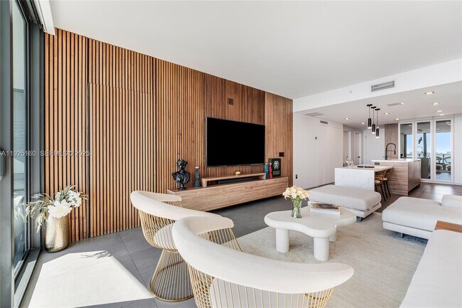 Building Photo - 460 NE 28th St