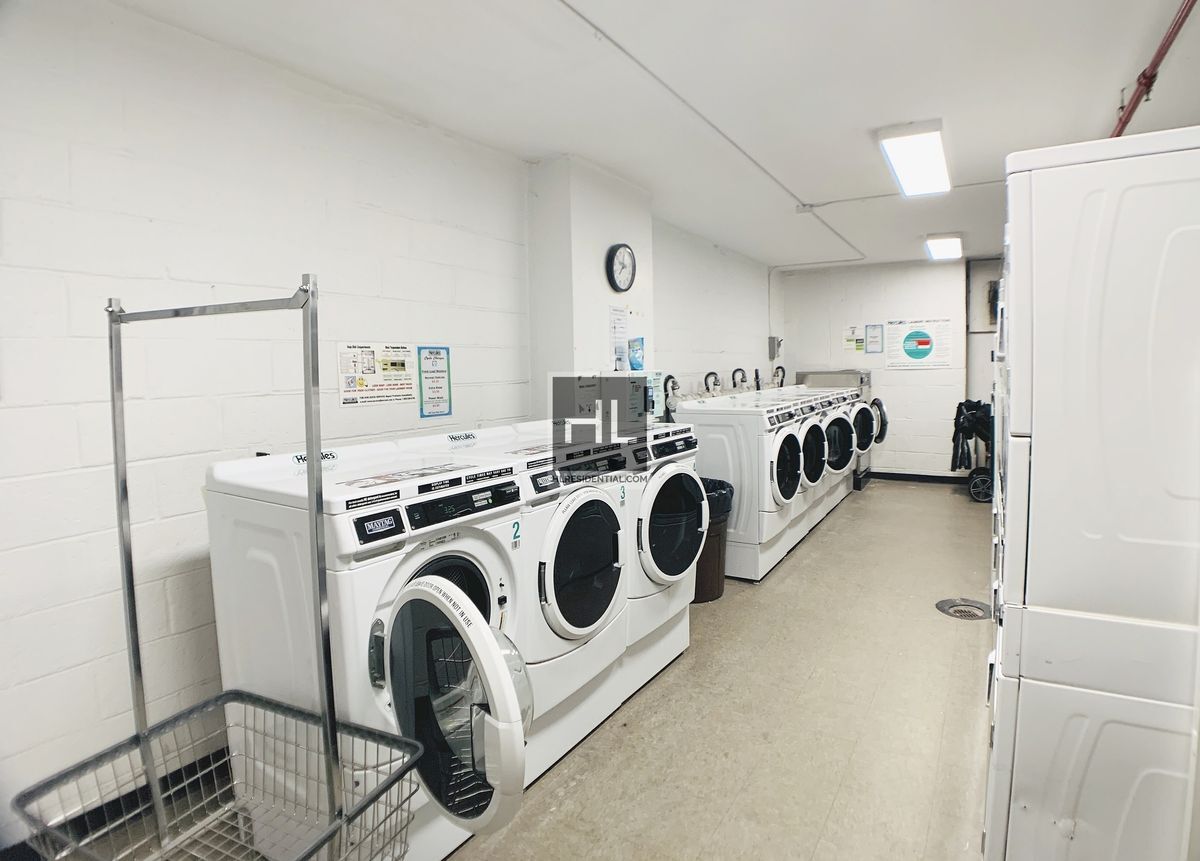 Building Photo - EAST 56 STREET