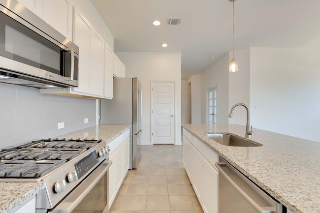 Building Photo - 133 James Rose Ln