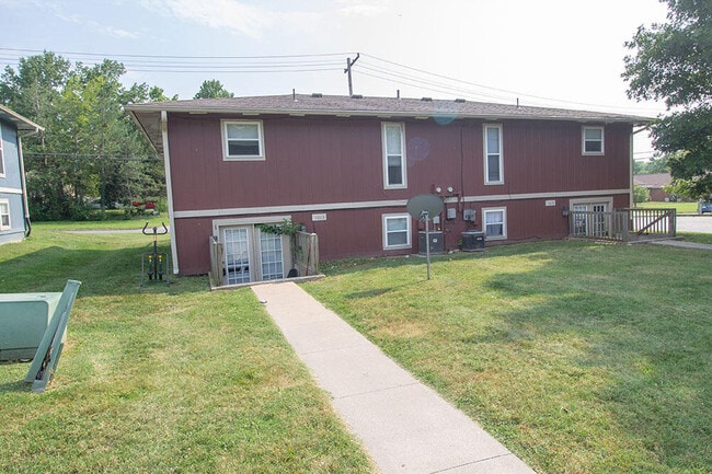 Building Photo - 1013 W Ash St