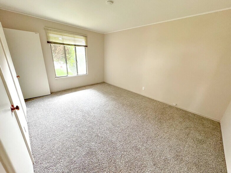 Building Photo - 24 Baytree Way