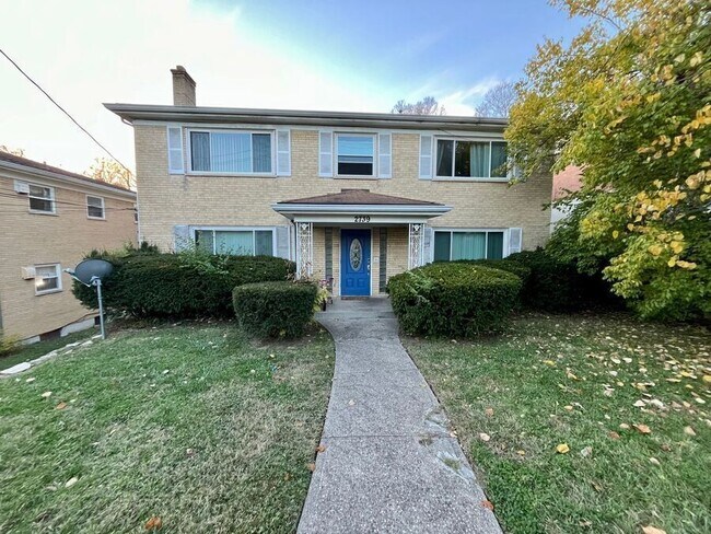 Building Photo - 2739 Lafeuille Ave